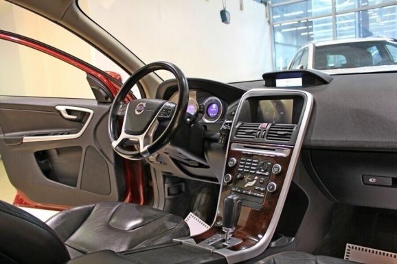 Volvo XC60, 2.0 л, АТ, 2010 фото 7