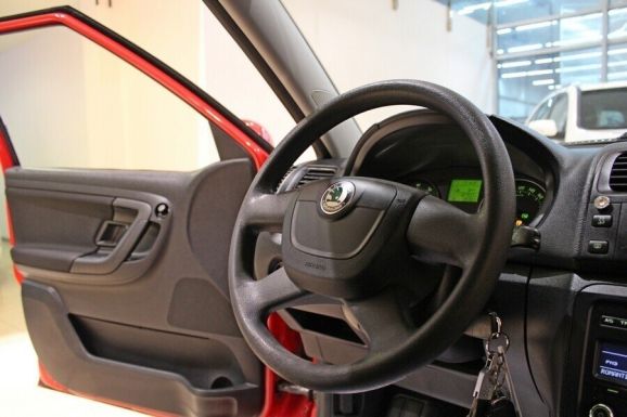 Skoda Fabia, 1.6 л, АТ, 2012 фото 2