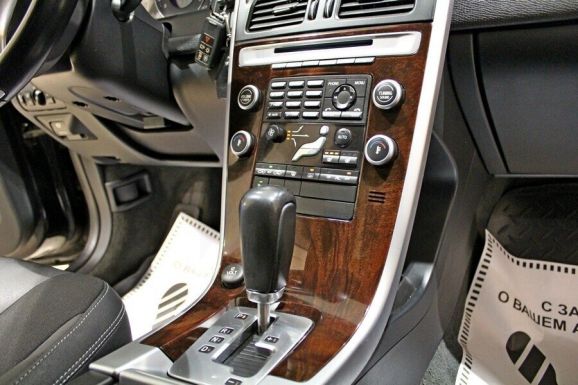 Volvo XC60, 2.4 л, АТ, 2011 фото 2