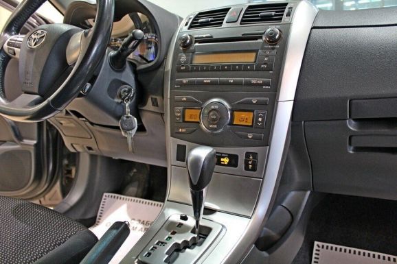 Toyota Corolla, 1.6 л, АТ, 2011 фото 9