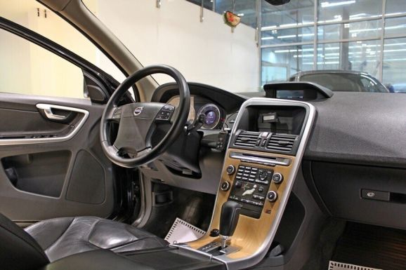 Volvo XC60, 2.4 л, АТ, 2012 фото 6