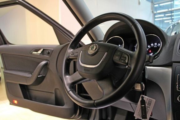 Skoda Yeti, 1.2 л, Робот, 2012 фото 2