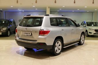 Toyota Highlander, 3.5 л, АКПП, 2012 фото 6