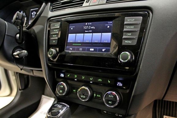 Skoda Octavia, 1.8 л, Робот, 2016 фото 8