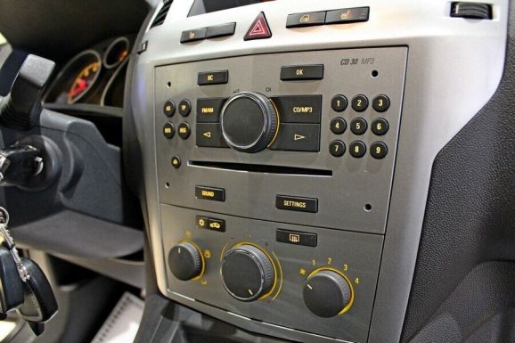 Opel Zafira, 1.8 л, МТ, 2012 фото 9