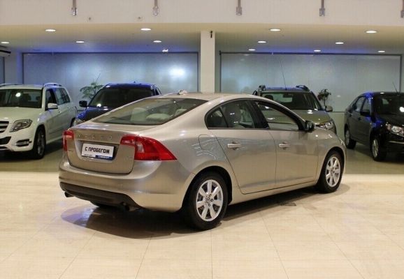 Volvo S60, 2.0 л, Робот, 2010 фото 4
