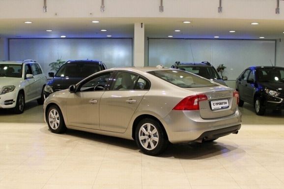 Volvo S60, 2.0 л, Робот, 2010 фото 6