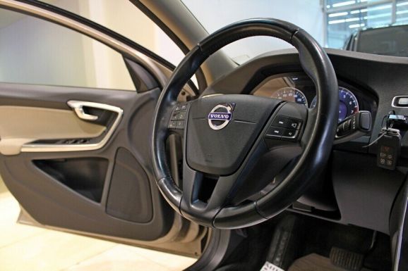Volvo S60, 2.0 л, Робот, 2010 фото 11