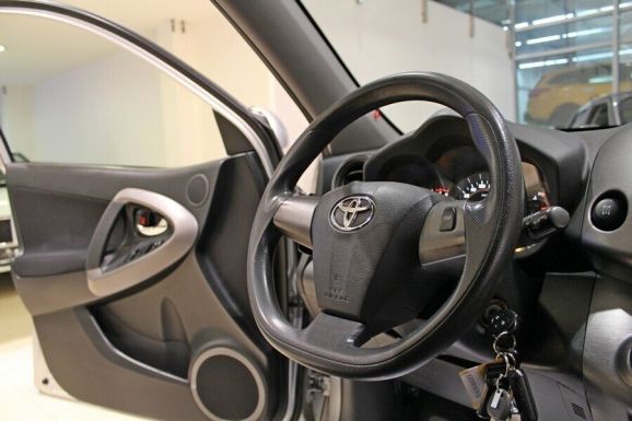 Toyota RAV4, 2.0 л, Вариатор, 2012 фото 11