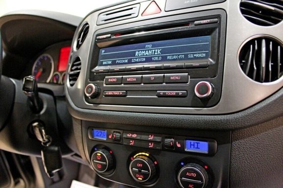 Volkswagen Tiguan, 2.0 л, АТ, 2009 фото 1