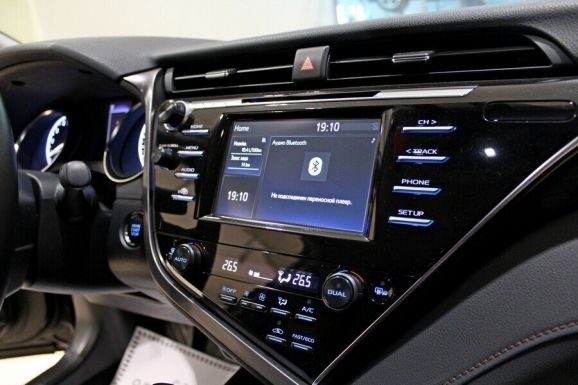 Toyota Camry, 2.5 л, АТ, 2018 фото 9