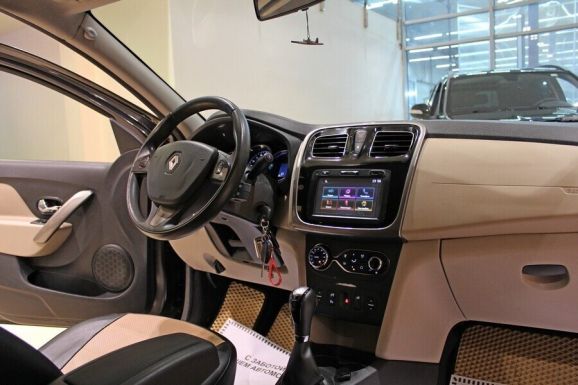Renault Logan, 1.6 л, АТ, 2015 фото 7