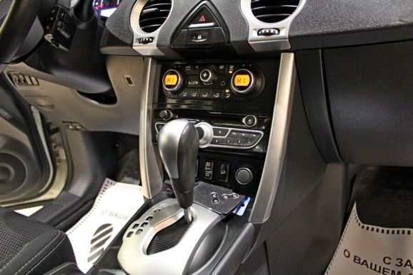 Renault Koleos, 2.5 л, Вариатор, 2014 фото 9