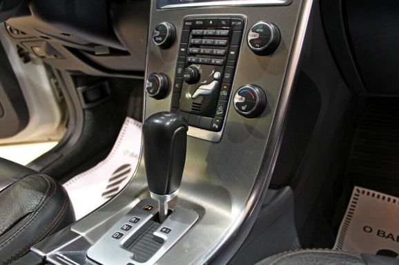 Volvo XC60, 2.4 л, АТ, 2012 фото 9