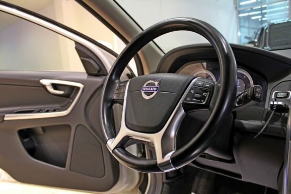 Volvo XC60, 2.4 л, АТ, 2012 фото 11