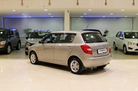 Skoda Fabia, 1.6 л, АТ, 2012 фото 5