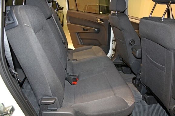 Opel Zafira, 1.8 л, МТ, 2012 фото 8