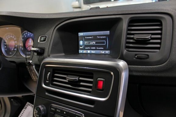 Volvo S60, 2.0 л, Робот, 2010 фото 8