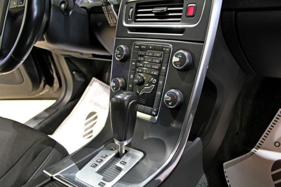 Volvo S60, 2.0 л, Робот, 2010 фото 9