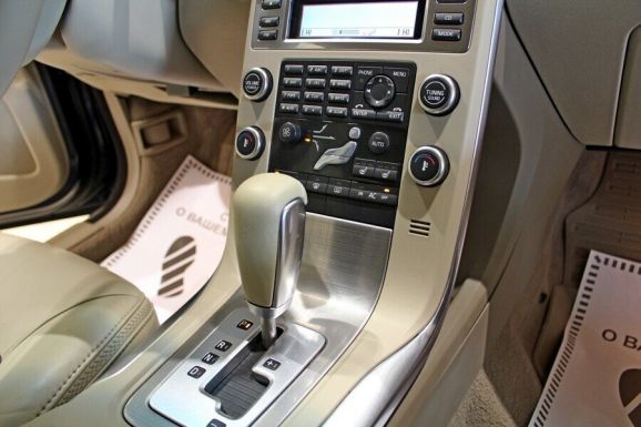 Volvo XC70, 2.4 л, АТ, 2010 фото 9