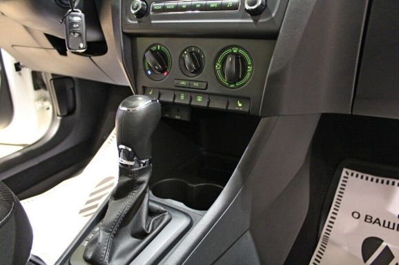 Skoda Rapid, 1.6 л, АТ, 2015 фото 9