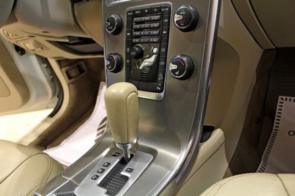 Volvo XC60, 2.4 л, АТ, 2012 фото 9