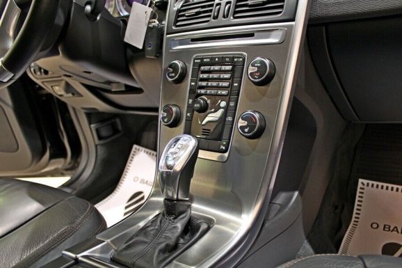 Volvo XC60, 2.0 л, Робот, 2012 фото 2