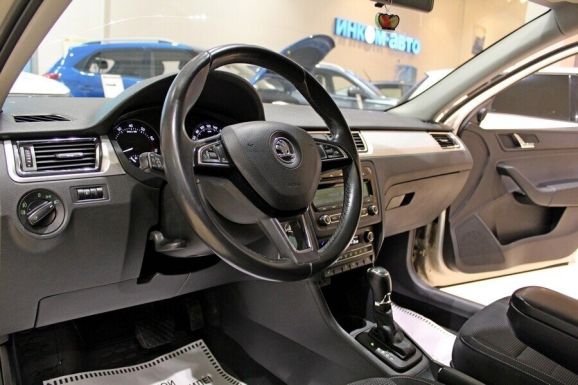 Skoda Rapid, 1.6 л, АТ, 2015 фото 2