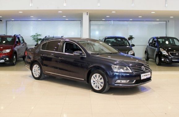Volkswagen Passat, 1.8 л, Робот, 2011 фото 4
