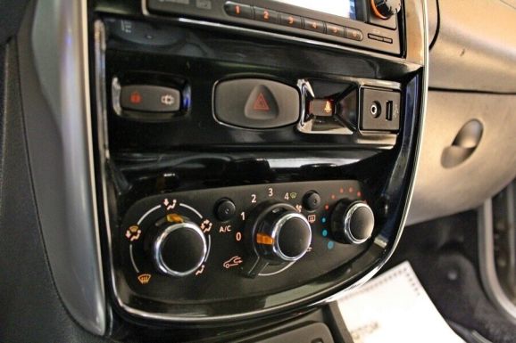 Nissan Terrano, 2.0 л, АТ, 2016 фото 2